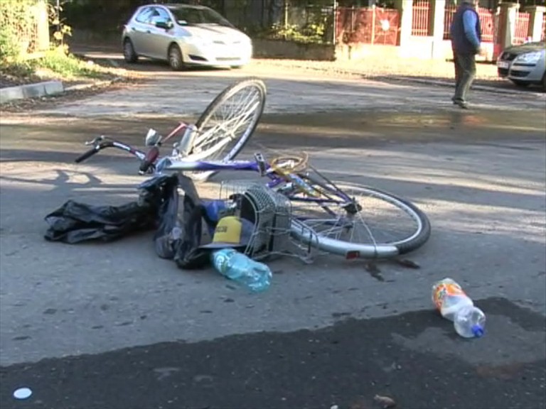 Foto accident biciclist str. Victor Babes Baia Mare (c) eMaramures.ro 